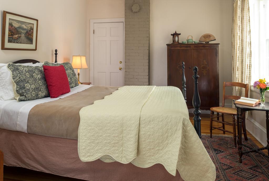 Idlwilde Inn Watkins Glen Εξωτερικό φωτογραφία